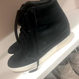 Black suede /sorel/ rubber bottoms/high tops